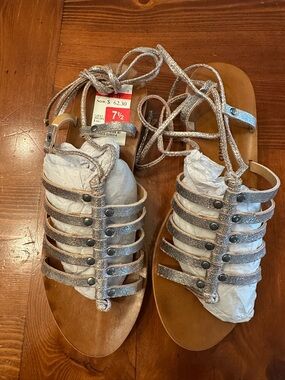 Lucky Brand Metallic Silver Strappy Gladiator Sandals